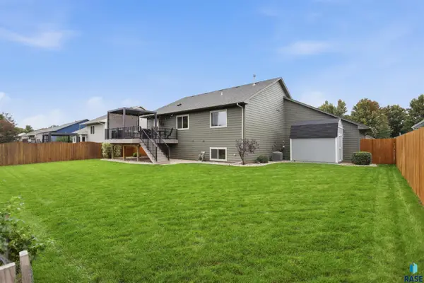 3204 S Grace Ave, Sioux Falls, SD 57103