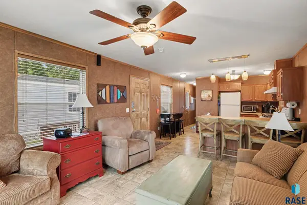 6402 Fischer Pl #C17, Wentworth, SD 57075