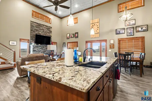 27404 470th Ave, Lennox, SD 57039