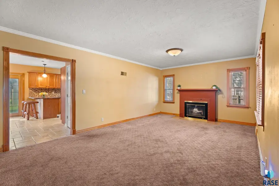 1211 W 13th St, Sioux Falls, SD 57104 - #2