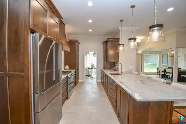 4805 S Caraway Cir, Sioux Falls, SD 57108