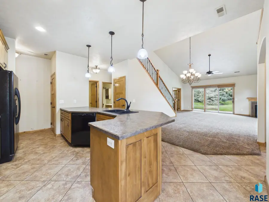 720 E 70th Pl, Sioux Falls, SD 57108 - #2