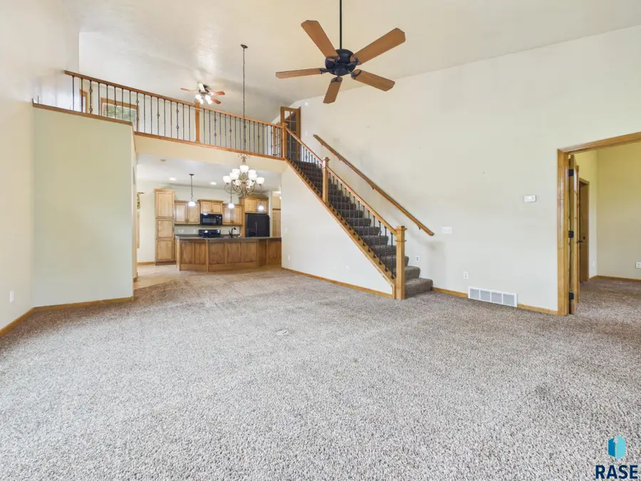 720 E 70th Pl, Sioux Falls, SD 57108 - #3