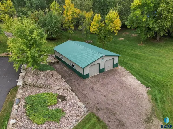7505 E Elston Pl Rd, Sioux Falls, SD 57107