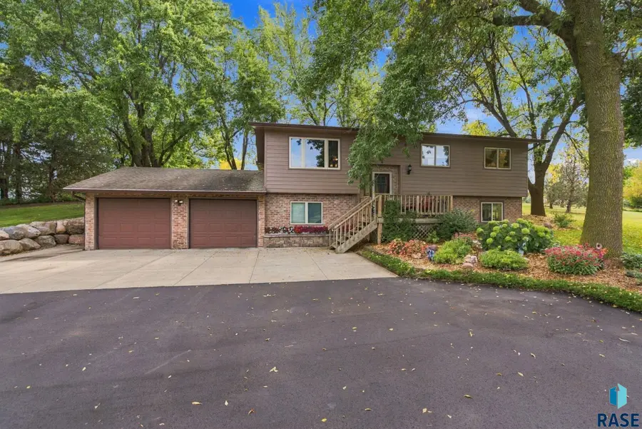 7505 E Elston Pl Rd, Sioux Falls, SD 57107 - #2
