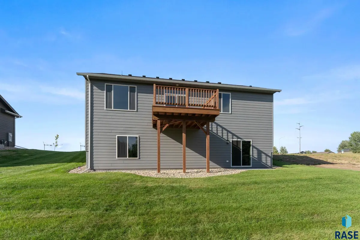 5309 Cushman St, Sioux Falls, SD 57107 - #1