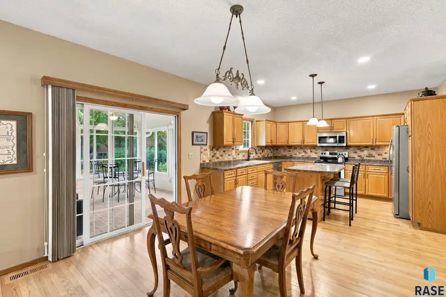 111 W Doral Ct, Sioux Falls, SD 57108 - #3