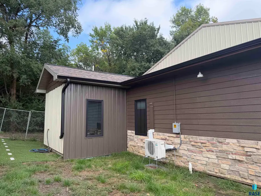 27038 459th Ave, Parker, SD 57053 - #2