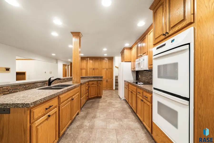 5005 Jasmine Trl, Sioux Falls, SD 57108 - #3