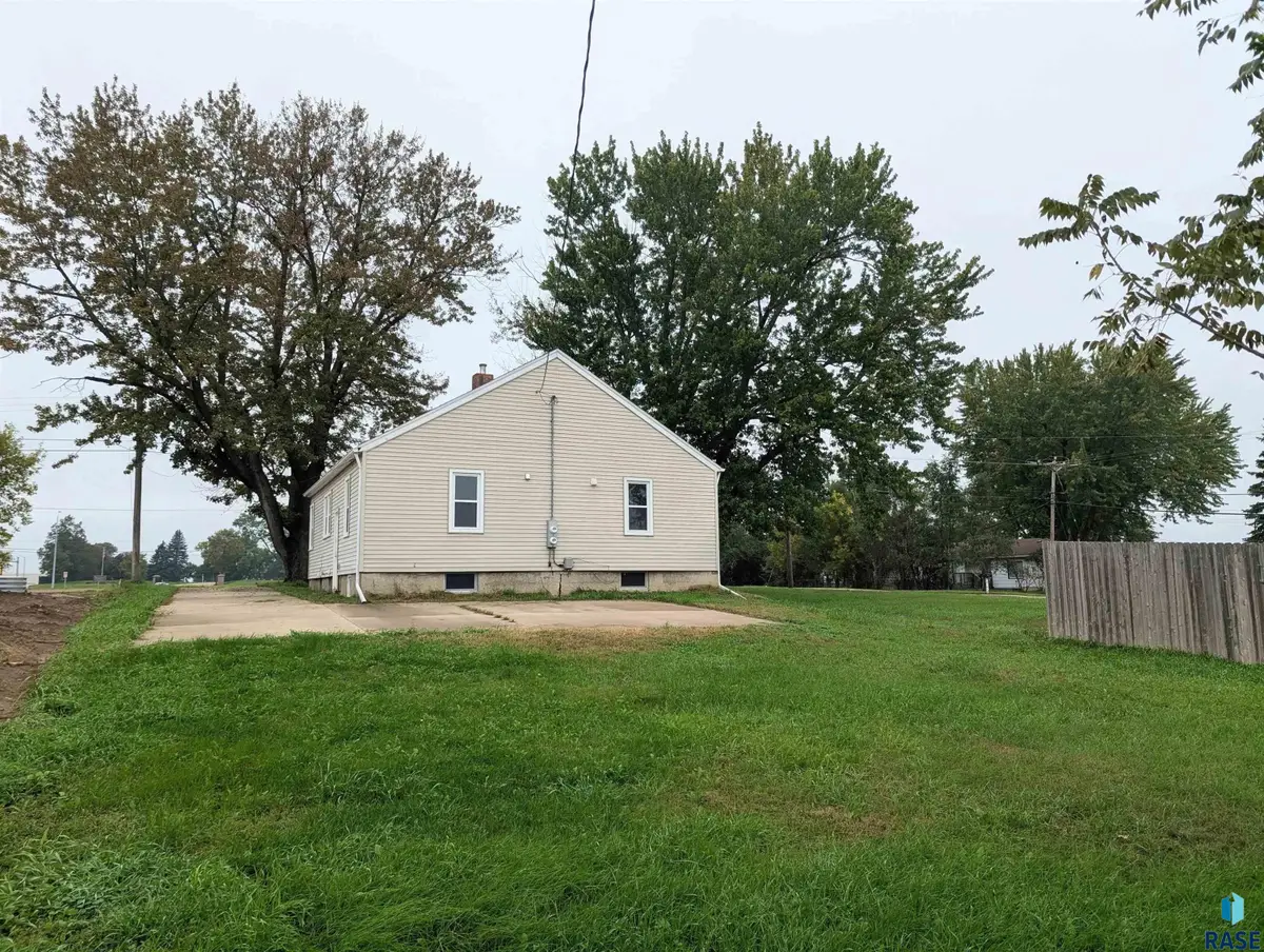 3028 N Van Eps Ave, Sioux Falls, SD 57104 - #1