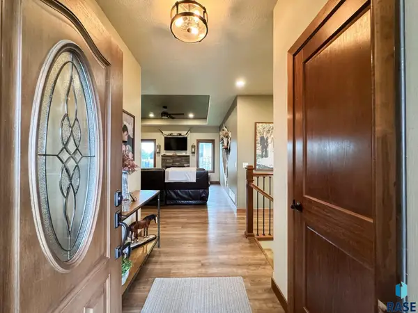 2601 E Sunburst Dr, Brandon, SD 57005