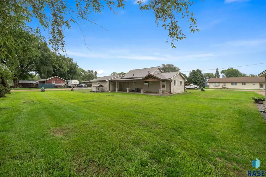 551 N 6th Ave, Canistota, SD 57012 - #3