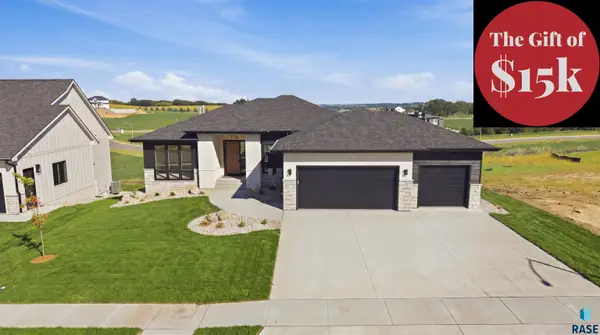712 N Sylvan Dr, Sioux Falls, SD 57110