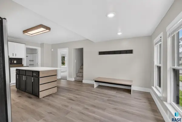 235 W 2nd St, Tea, SD 57064