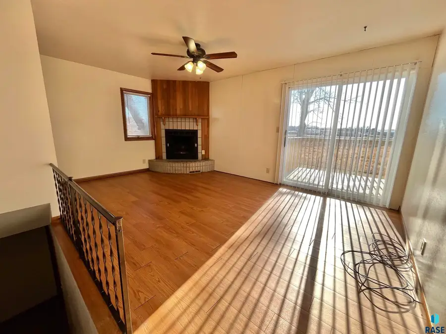 3909 S Glendale Ave, Sioux Falls, SD 57105 - #3
