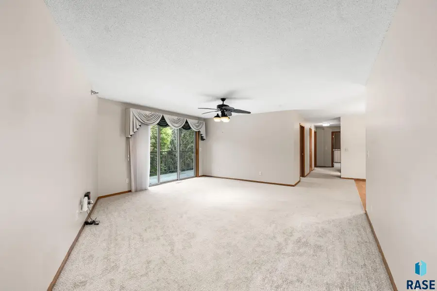 1641 S Cleveland Ave #204, Sioux Falls, SD 57103 - #3