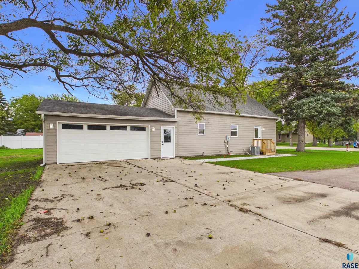 225 S Main Ave, Colman, SD 57017 - #1