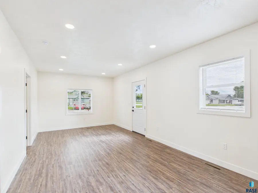 225 S Main Ave, Colman, SD 57017 - #3
