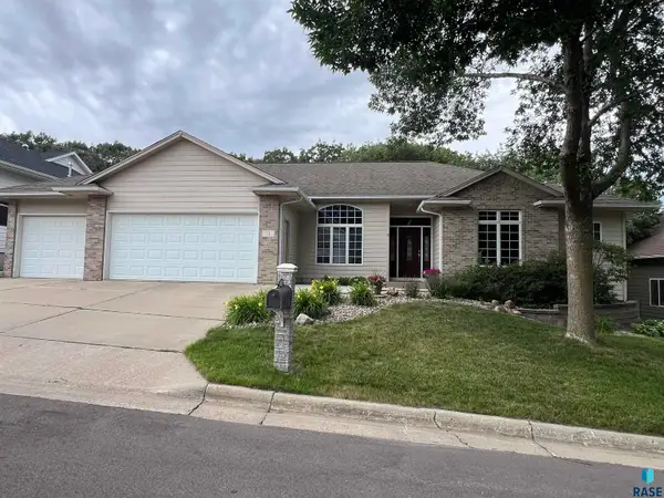 11 E Big Sky Pl, Sioux Falls, SD 57110