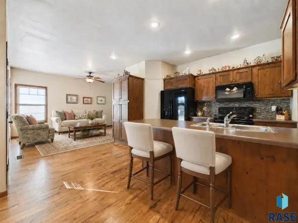1705 S Foss Ave, Sioux Falls, SD 57110