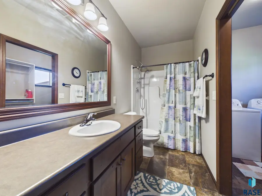 1705 S Foss Ave, Sioux Falls, SD 57110 - #2