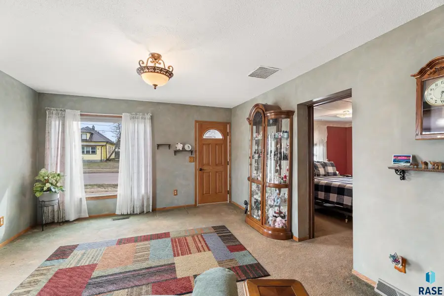 1600 W 9th St, Sioux Falls, SD 57104 - #3