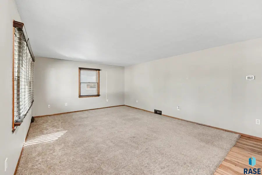 1916 Sylvan Cir, Brandon, SD 57005 - #3