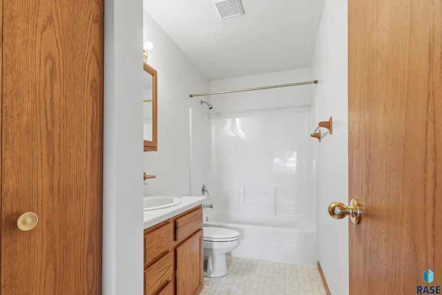 627 N Solar Dr, Sioux Falls, SD 57103 - #2