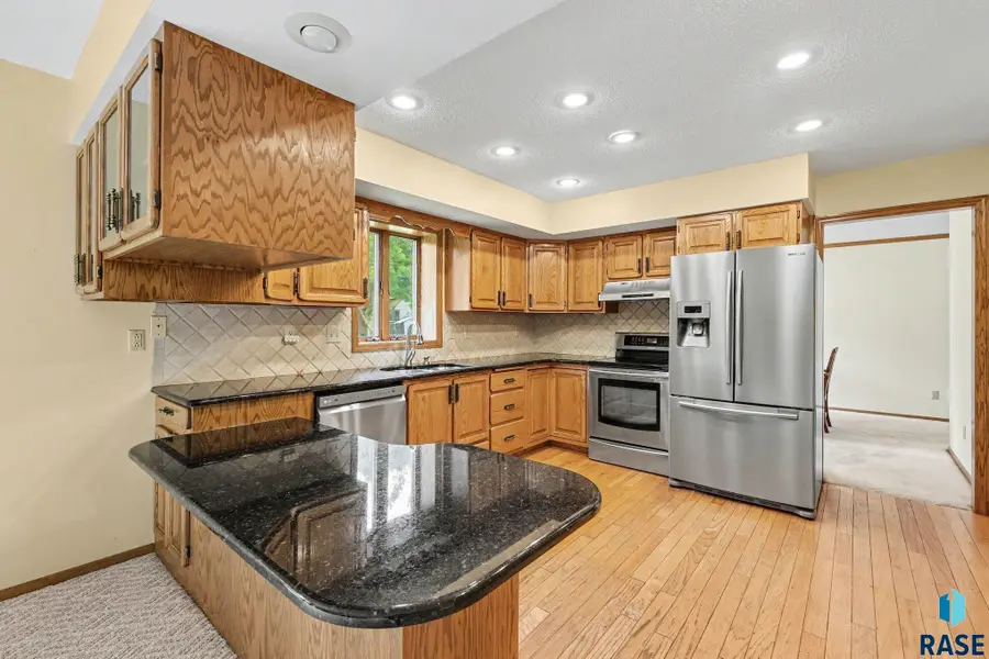 4300 S Fireside Ave, Sioux Falls, SD 57103 - #2