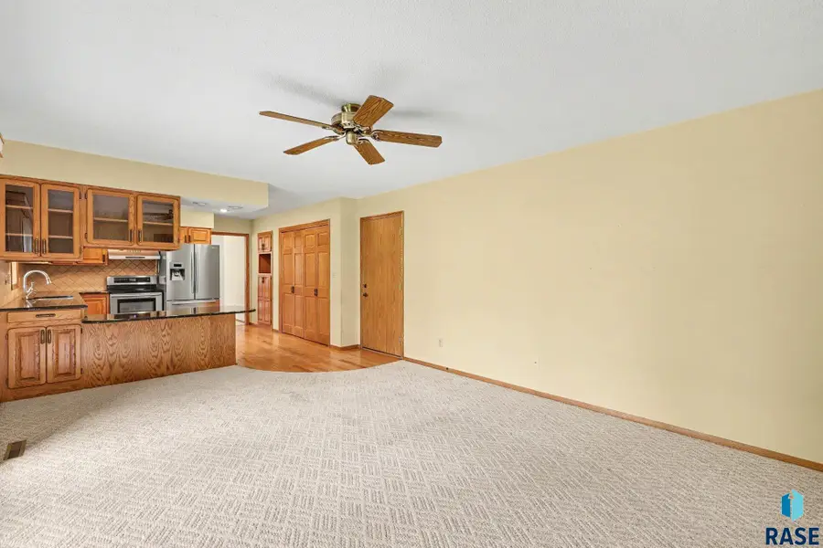 4300 S Fireside Ave, Sioux Falls, SD 57103 - #3