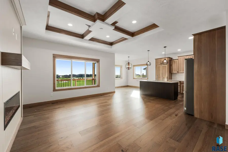 6413 Fieldview St, Sioux Falls, SD 57110 - #2