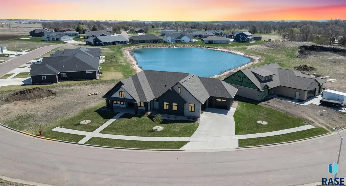 1100 Duck Trl, Hartford, SD 57033 - #1