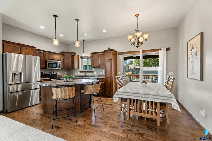 213 S Sunshine Ave, Brandon, SD 57005 - #2