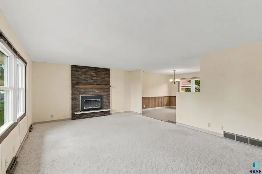 3108 S Kiwanis Ave, Sioux Falls, SD 57105 - #2