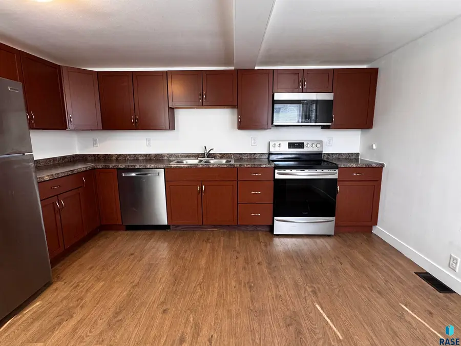5609 W 15th St, Sioux Falls, SD 57106 - #3