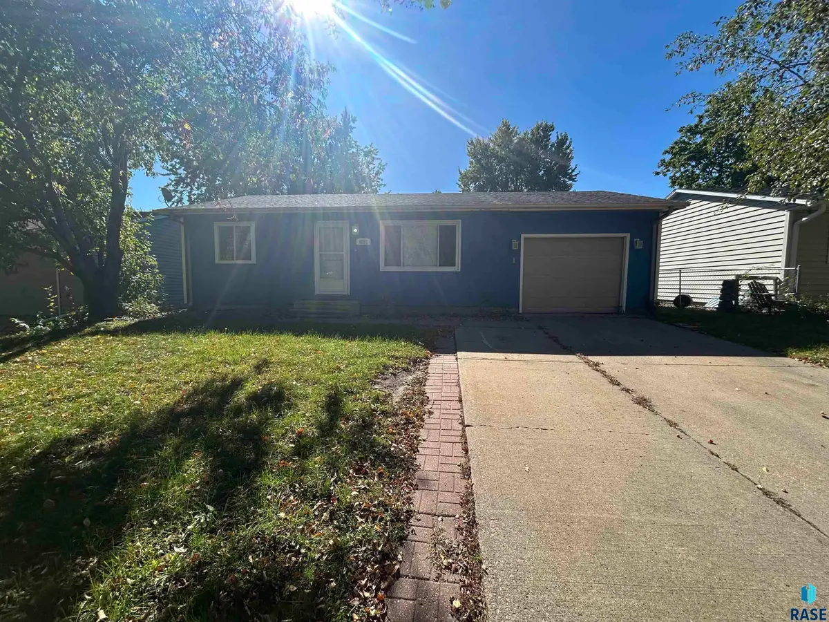 5201 E 16th St, Sioux Falls, SD 57110 - #1