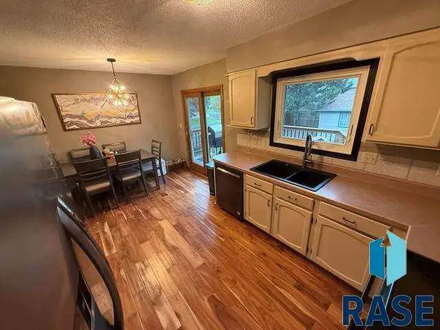 5816 W Nancy St, Sioux Falls, SD 57106 - #3