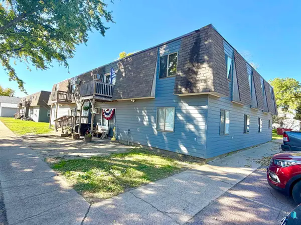205 207 N Eastern Ave, Hartford, SD 57033
