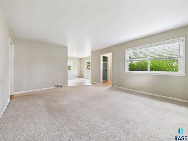 1608 S Sherman Ave, Sioux Falls, SD 57105