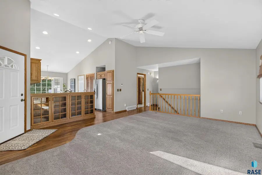 2012 S Leah Cir, Sioux Falls, SD 57106 - #2