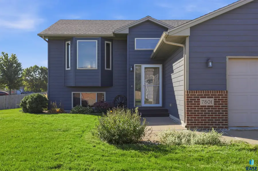 7801 W 44th St, Sioux Falls, SD 57106 - #2