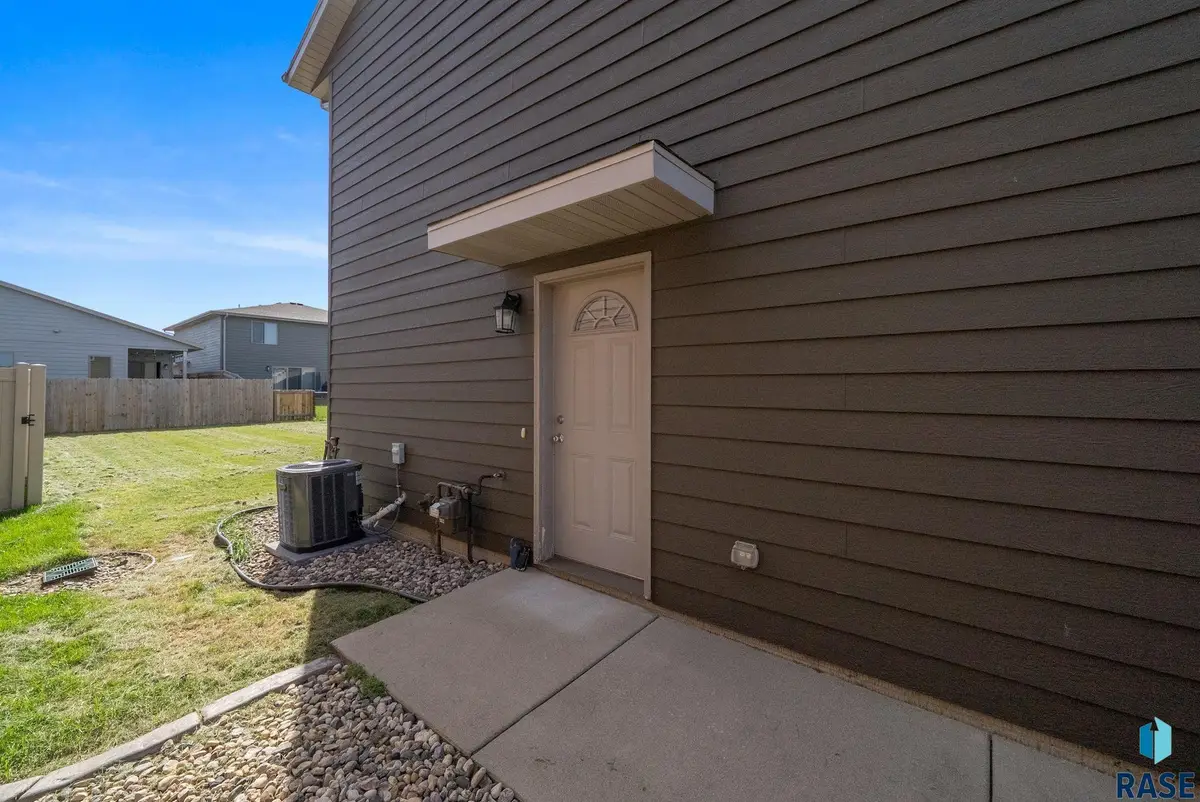 9509 W Gert St St, Sioux Falls, SD 57106 - #1