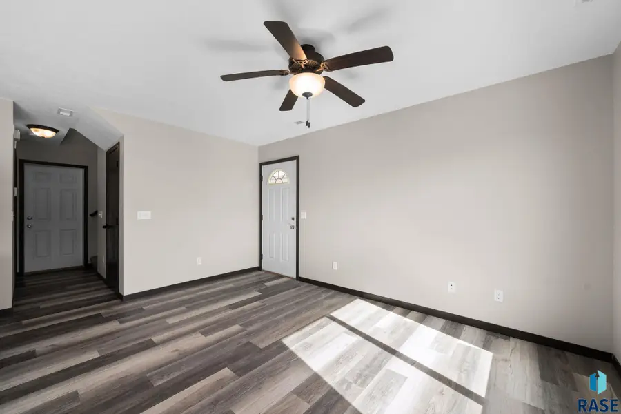 9509 W Gert St St, Sioux Falls, SD 57106 - #3