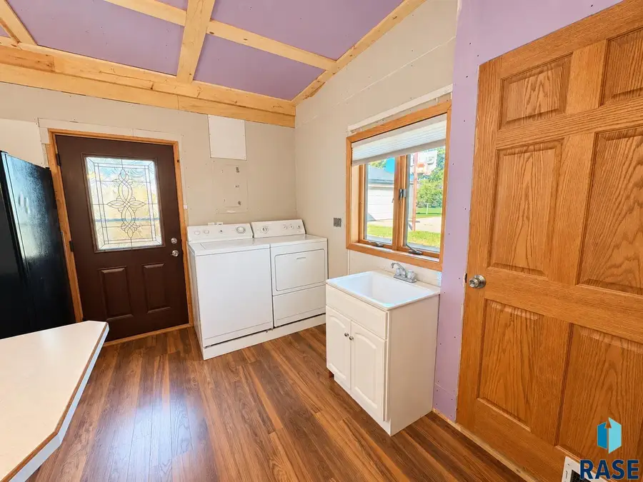 704 E 3rd St, Colton, SD 57018 - #3