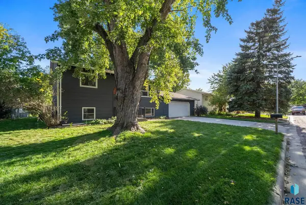 3924 S Morrow Dr, Sioux Falls, SD 57106