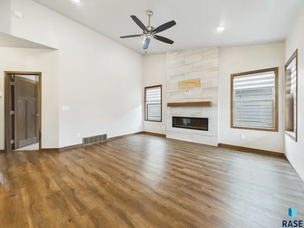 5105 E 64th St, Sioux Falls, SD 57108