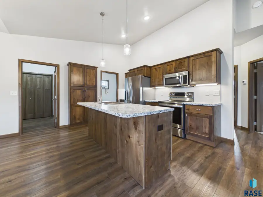 5105 E 64th St, Sioux Falls, SD 57108 - #3