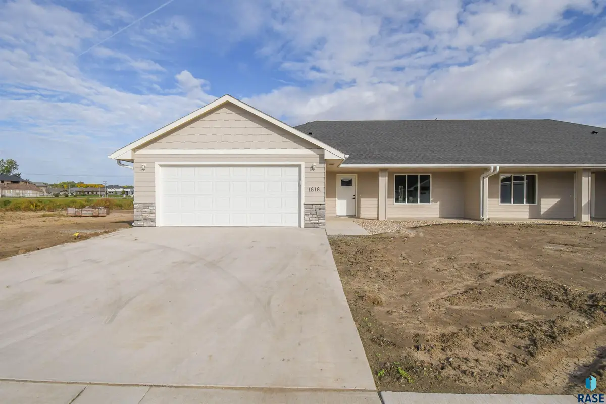 1818 S Daylight Dr, Sioux Falls, SD 57110 - #1