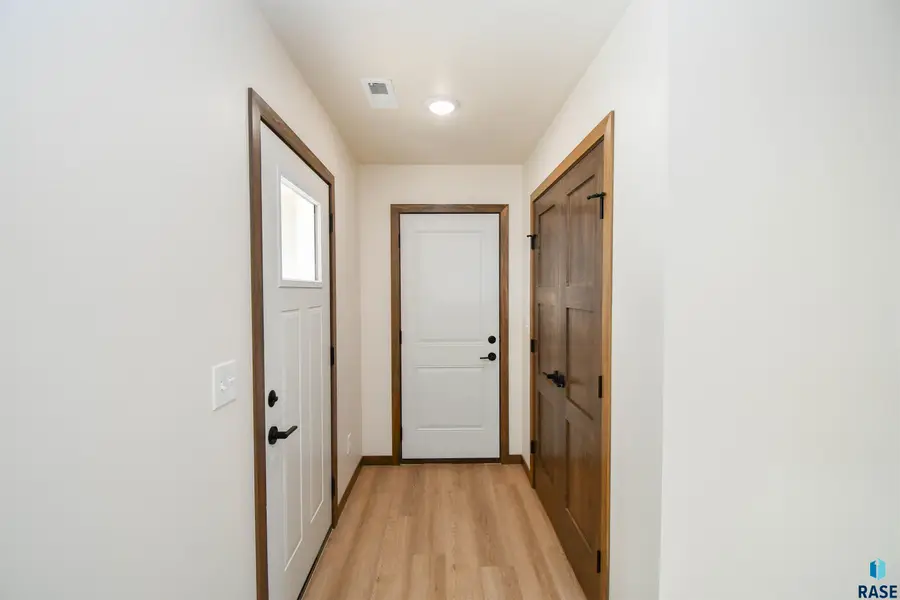 1818 S Daylight Dr, Sioux Falls, SD 57110 - #2