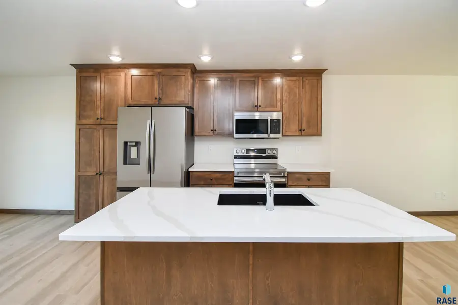 1818 S Daylight Dr, Sioux Falls, SD 57110 - #3